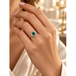 Pre Owned 18ct Emerald and Diamond Ring ZC123